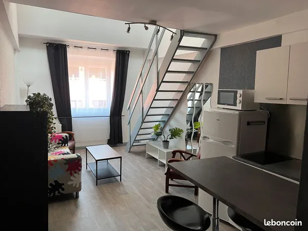 Studio T2 duplex 32,5m2, Vieux Lille, pour étudiant, dispo au 19/12 