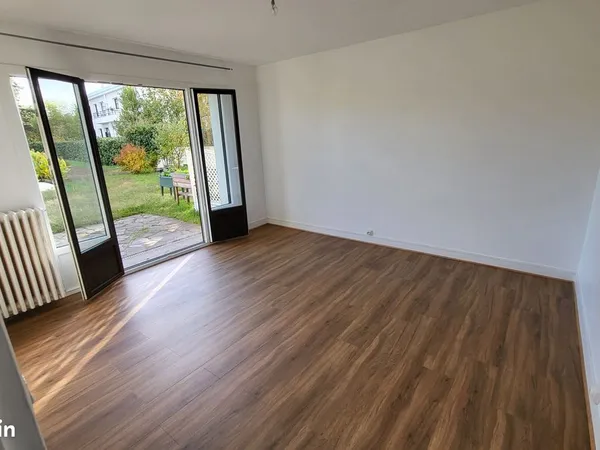 Alouer T1 32 m² à Nantesrue des Dervallières, face au parc de Procès 