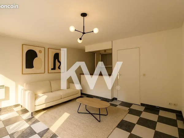 Studio 1 pièce 28 m² 