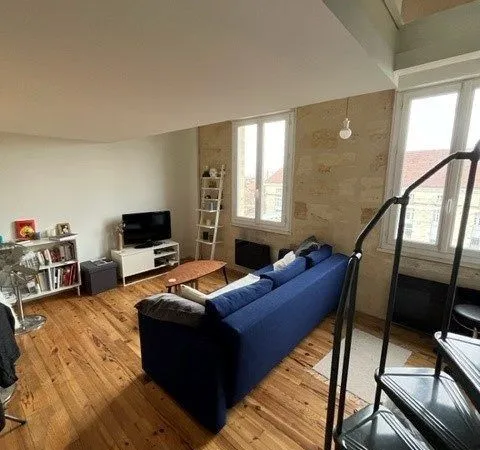 Loft 1 pièce 52 m² 