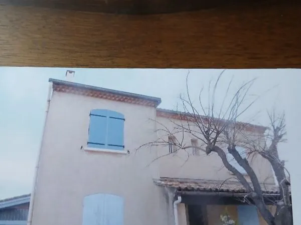Maison individuelle. Ancien 
