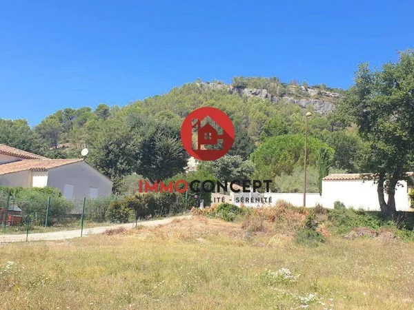 Terrain 810 m² 