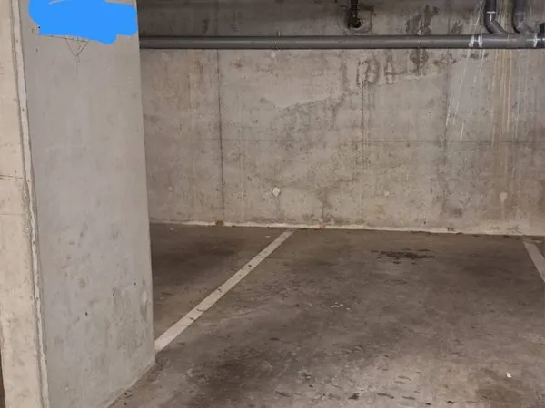 Loue parking - 15m² 