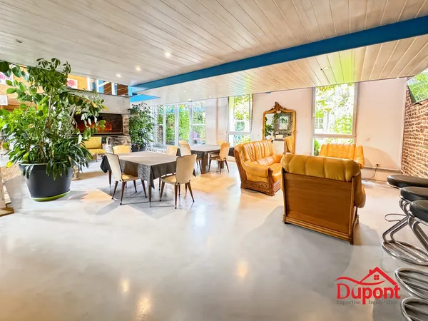 Maison 8 pièces 338 m² 