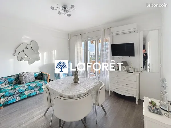 Studio 1 pièce 33 m² 
