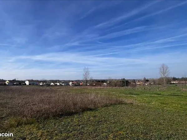 Terrain 5 001 m² Miramont De Guyenne 