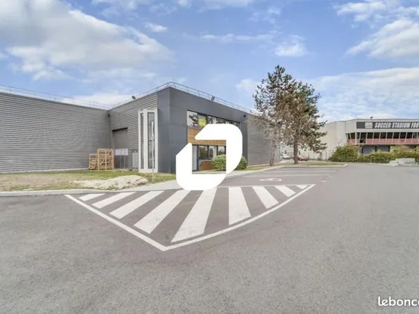Local commercial 358 m² 