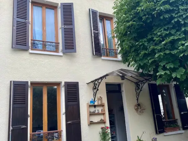 Loue une ou deux chambres avec lit double 11m² dans maison Montesson 