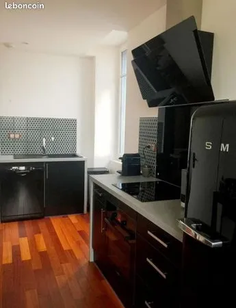 Studio 1 pièce 50 m² 