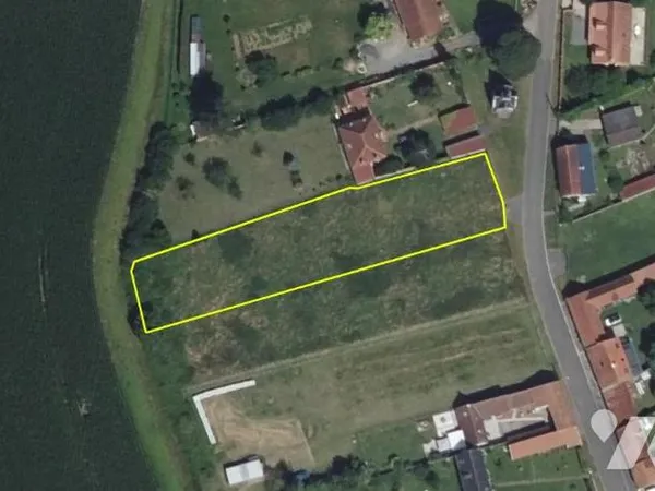 Terrain 1833 m² 