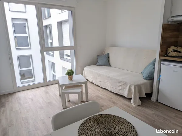 Studio 1 pièce 25 m² 
