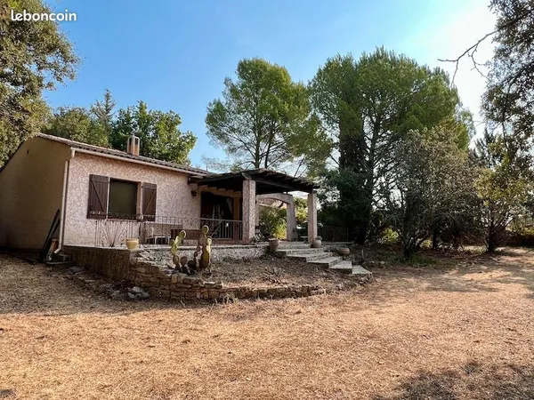 Villa 70m2 avec 3500m2 de terrain piscinable 