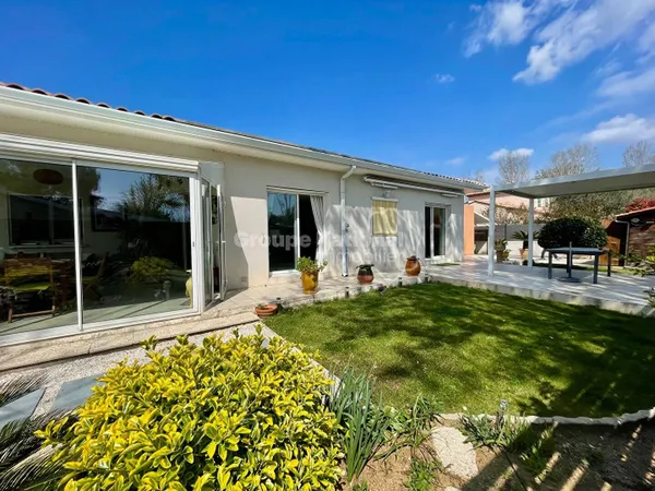 Maison de plain-pied 4 pièces 130 m² 