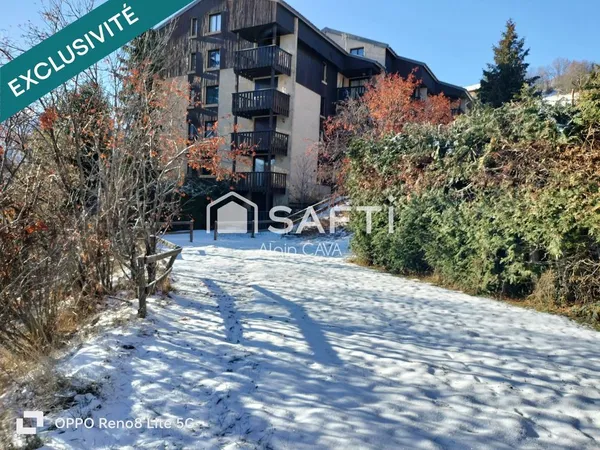 Appartement de 44m² en rez de Jardin avec terrasse , jardin privatif et cave 