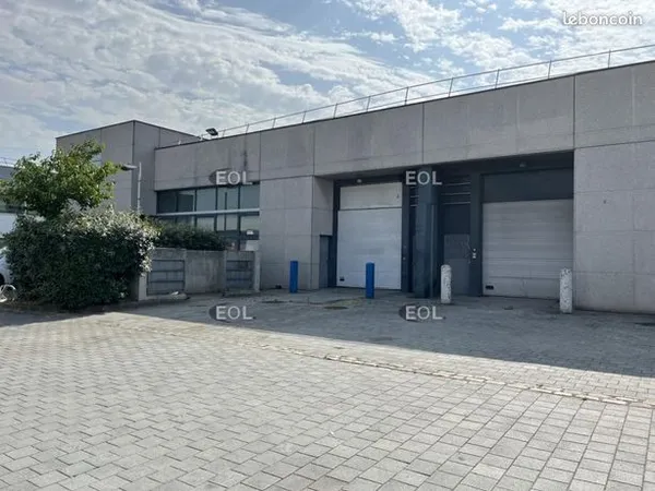 Local commercial 309 m² 