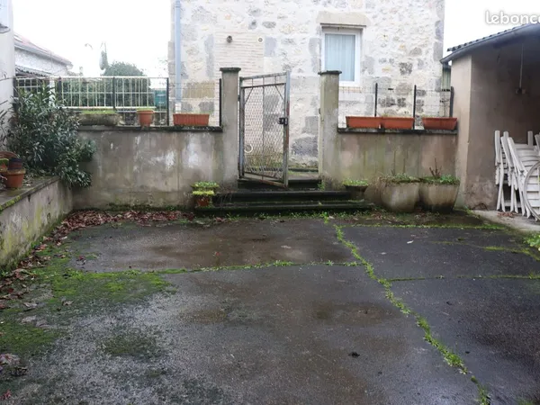 Maison de ville avec cour 