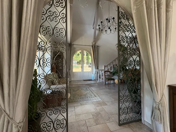 Maison 8 pièces 233 m² 