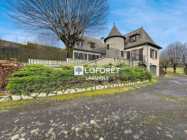 Maison 2 pièces 211 m² 