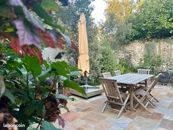 Maison 9 pièces 230 m² 