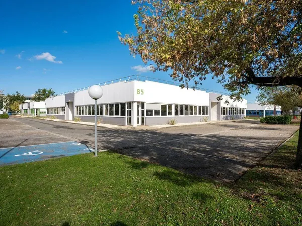 Bureaux 1141 m² 