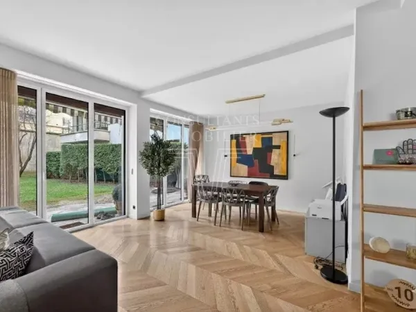 NEUILLY / SAUSSAYE. REZ-DE-JARDIN FAMILIAL 