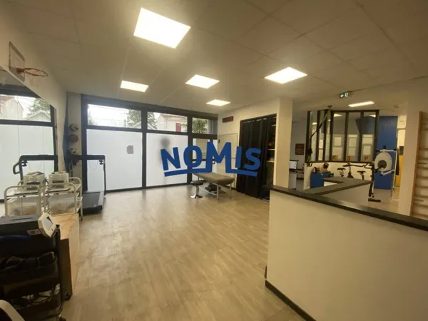 Local commercial 110 m²
