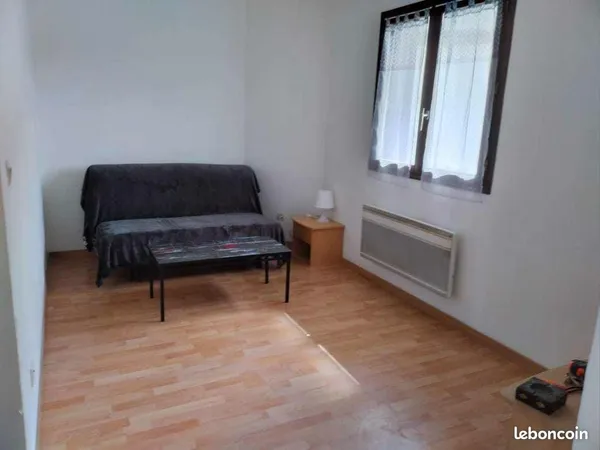 Studio meublé au calme 