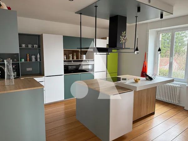 Maison Delle 10 pièce(s) 230 m2 