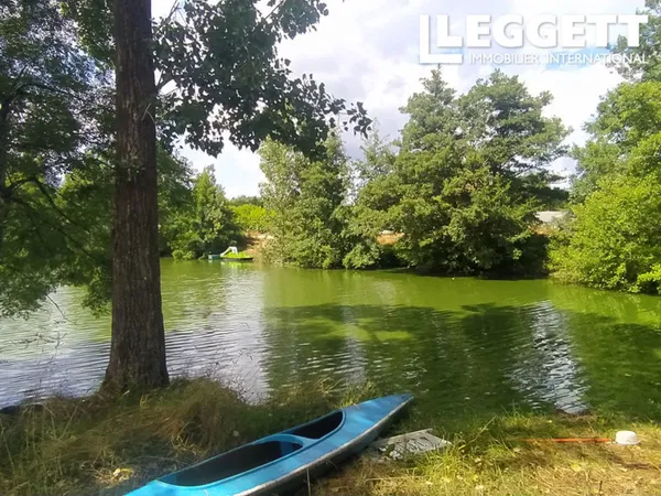 Etang de pêche de 3ha avec maison , 2 mobils-homes, batiments ,spa ,4ha attenant dont 7000m2 