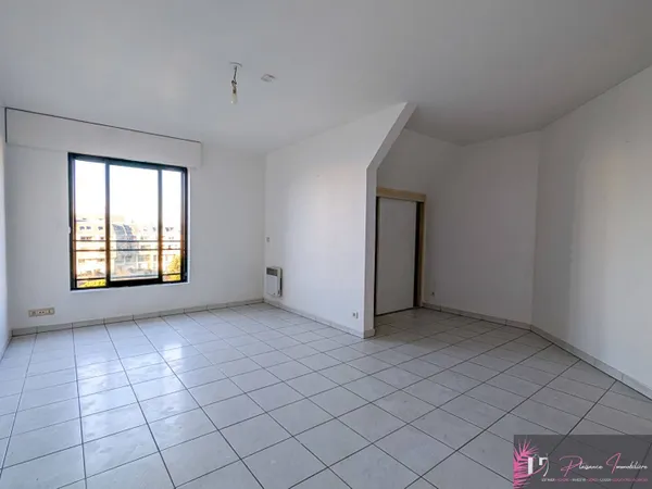 Studio 1 pièce 30 m² 