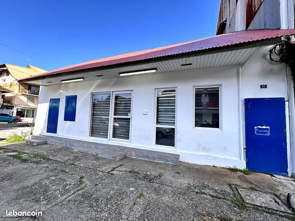 Local commercial 178 m² CAYENNE 