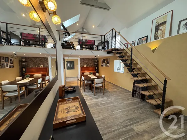 Maison 9 pièces 243 m² 