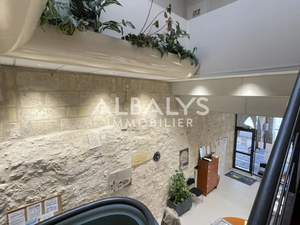 Local professionnel - 127m2 + combles + cave - vendu loué - 