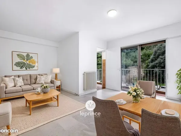 Studio 1 pièce 31 m² 