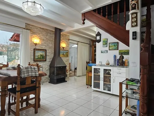 Appartement 5 pièces 184 m² 