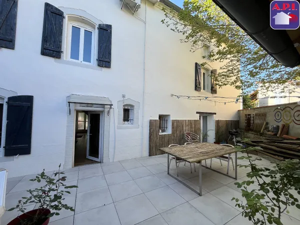 Maison 7 pièces 230 m² 