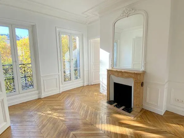 Loue T4 - 78.32m² - Paris 
