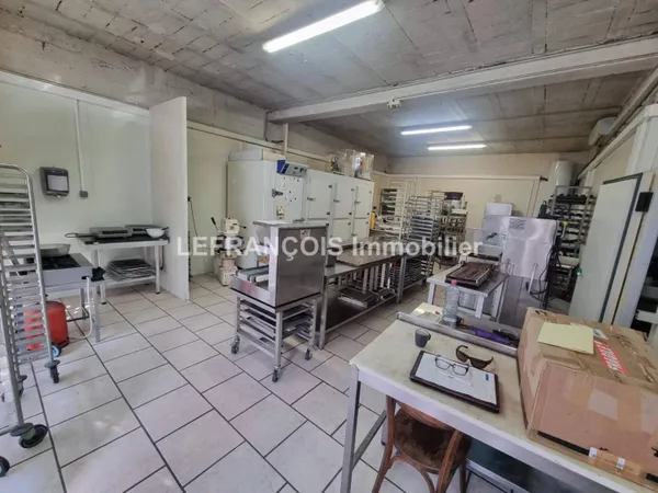 Boutique 144 m² 
