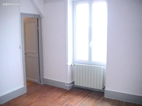 Appartement F1, Montereau entre centre et gare, proche hôpital 