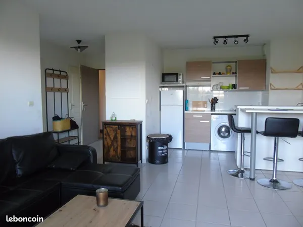 Appart 2 pieces meublé avec piscine 