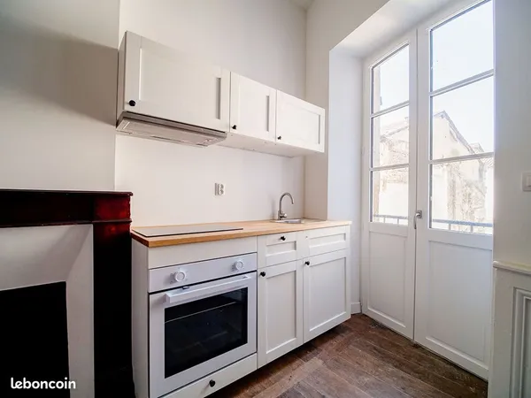 Studio 1 pièce 26 m² 