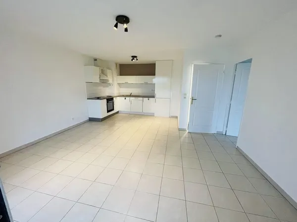 Fréjus appartement T2 avec balcon et place de parking extér 