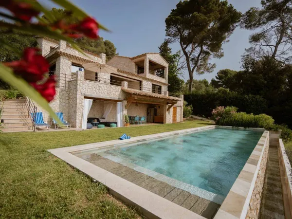 Villa 7 pièces 293 m² 