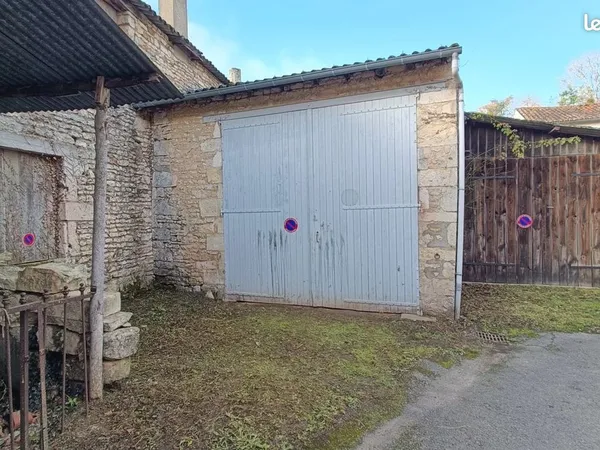 Parking/box Vouillé 