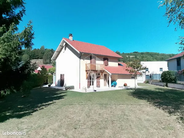 Maison 8 pièces 176 m² 