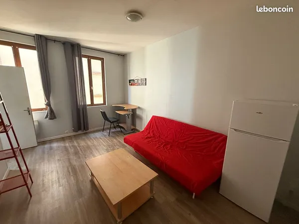 Studio 1 pièce 27 m² 