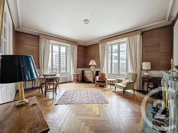 Appartement 6 pièces 143 m² 