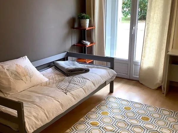 Chambre meublée à louer dans colocation - prix tout compris 