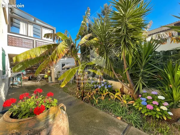 Villa 6 pièces 170 m² 