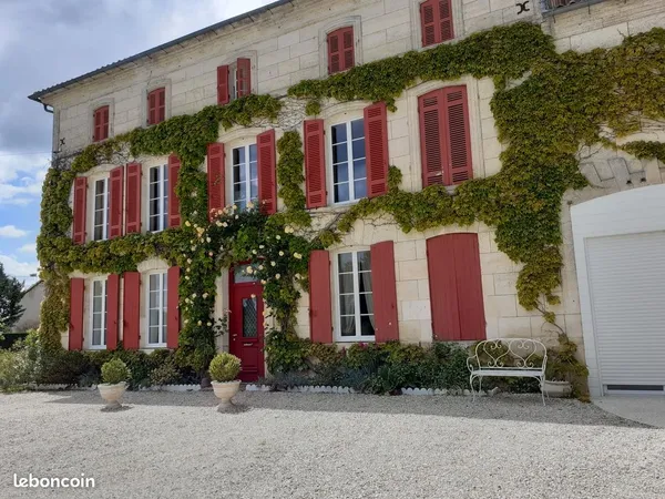Maison Location Rouffignac 5p 160m² 1200€